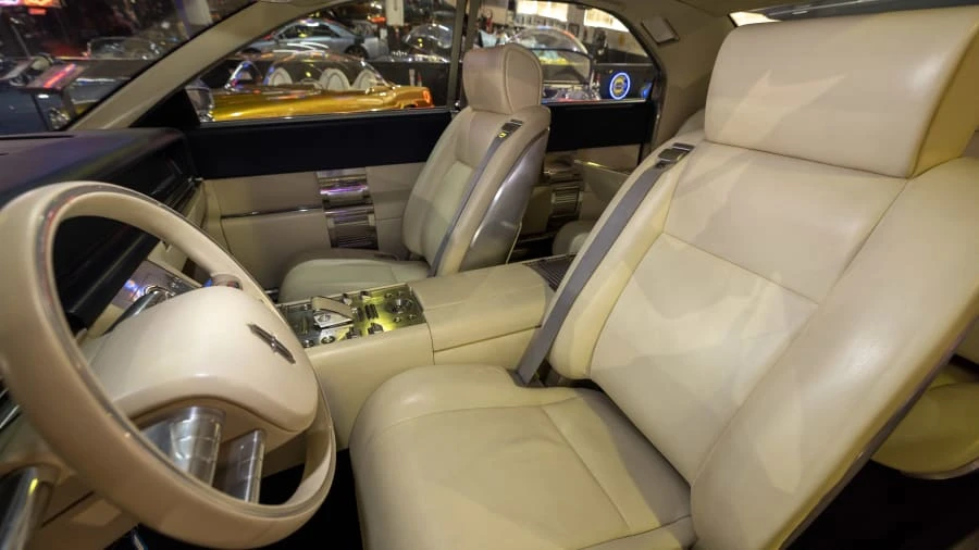 2002 Lincoln Continental 9th Gen - Image 24 of 31