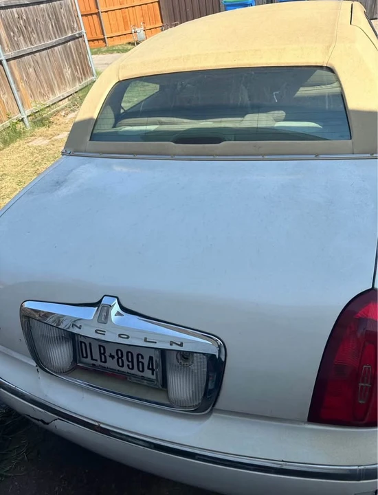 2002 Lincoln Continental 9th Gen - Image 14 of 15