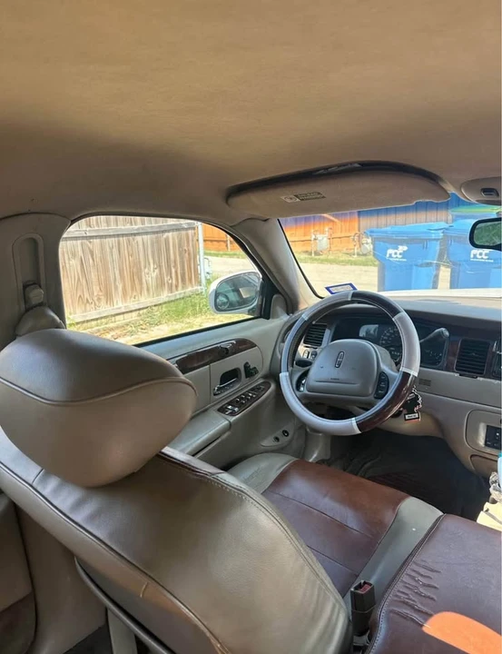 2002 Lincoln Continental 9th Gen - Image 11 of 15