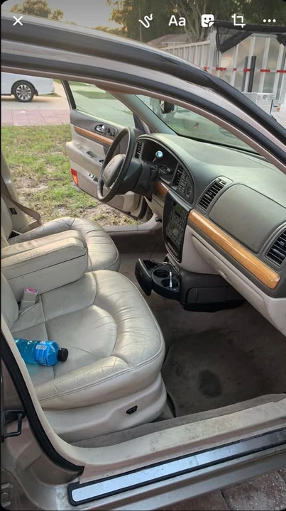 2002 Lincoln Continental 9th Gen - Image 4 of 6