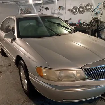2002 Lincoln Continental Executive Sedan 4D