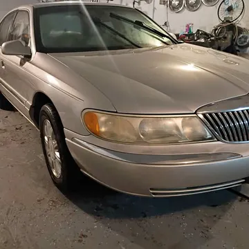 2002 Lincoln Continental Executive Sedan 4D