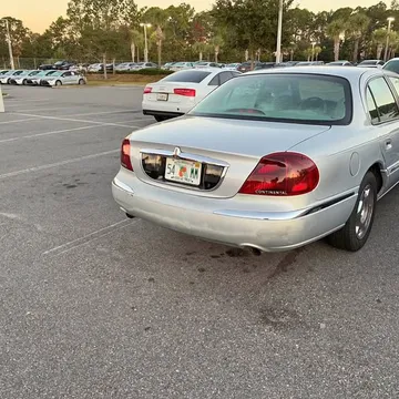 2002 Lincoln Continental Executive Sedan 4D