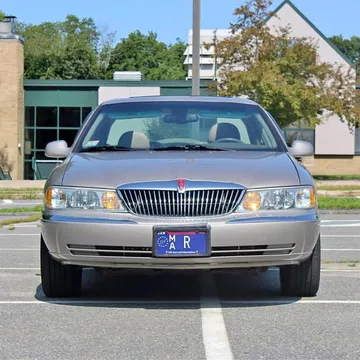 2002 Lincoln Continental Executive Sedan 4D