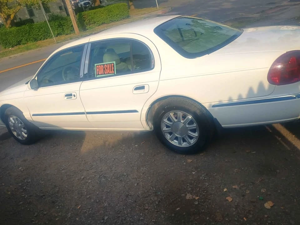 2002 Lincoln Continental 9th Gen - Image 3 of 4