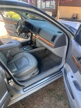 2002 Lincoln Continental