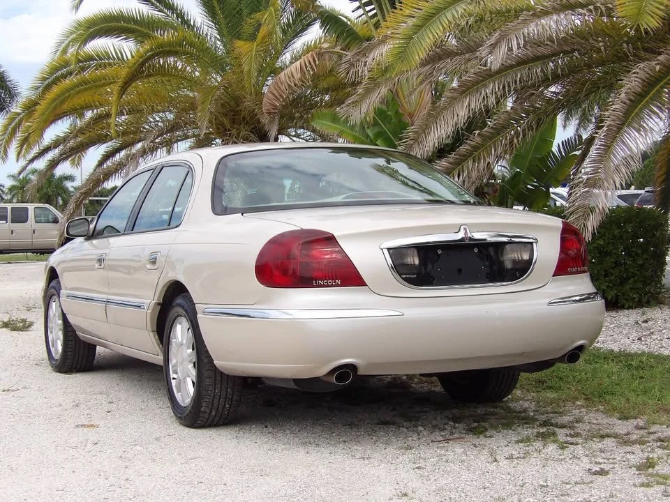 2002 Lincoln Continental 9th Gen - Image 4 of 20