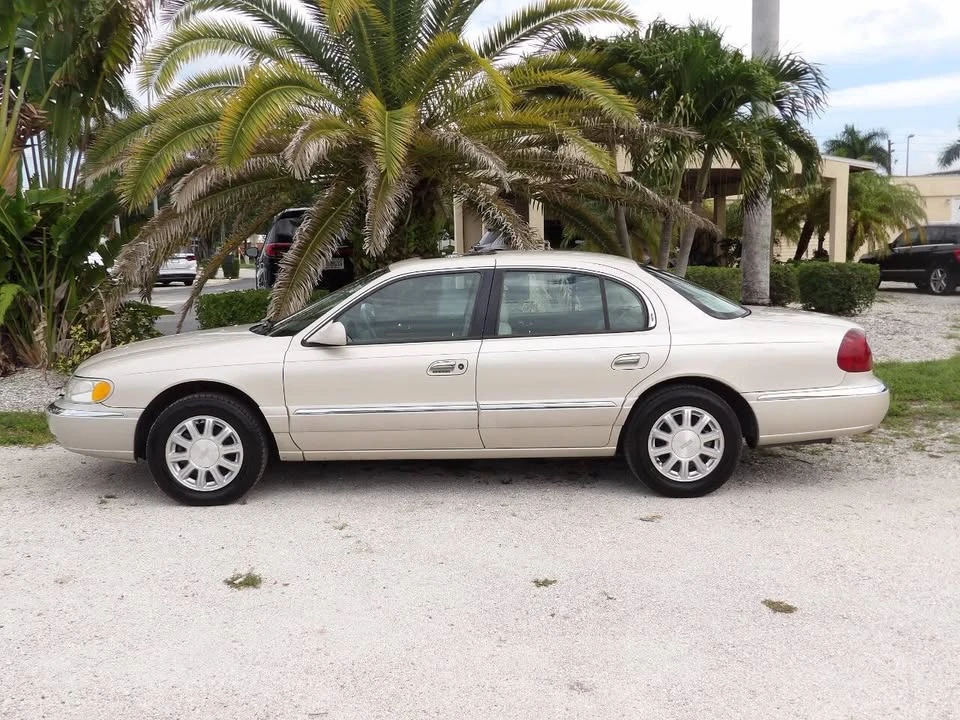 2002 Lincoln Continental 9th Gen - Image 3 of 20