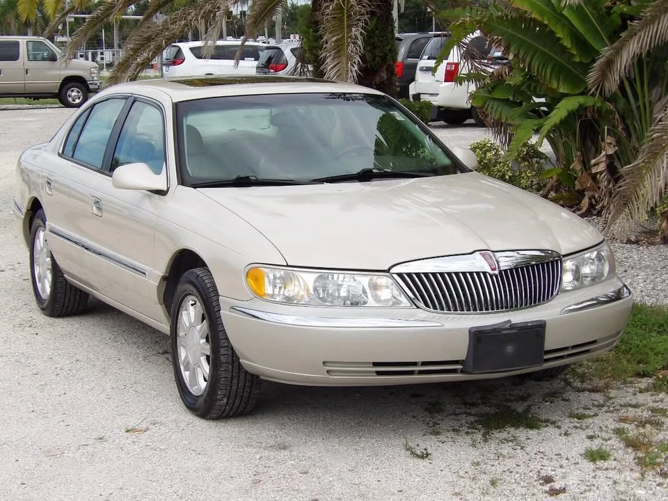 2002 Lincoln Continental 9th Gen - Image 10 of 20