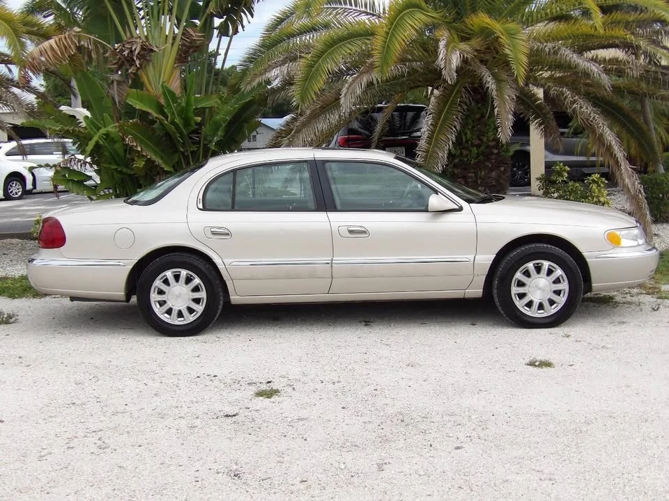 2002 Lincoln Continental 9th Gen - Image 8 of 20
