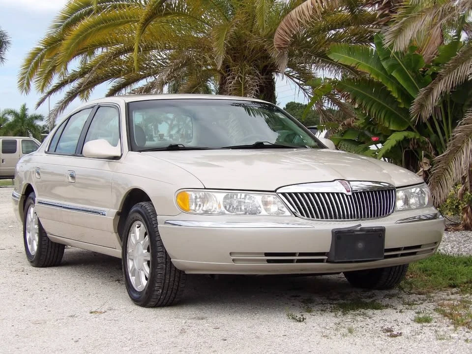 2002 Lincoln Continental 9th Gen - Image 9 of 20