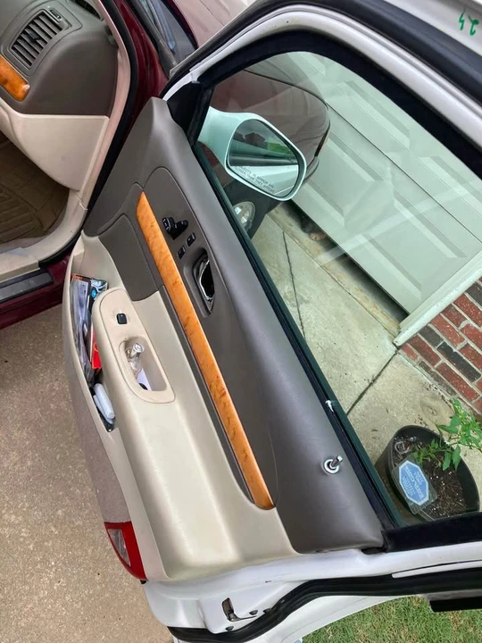 2002 Lincoln Continental 9th Gen - Image 10 of 14