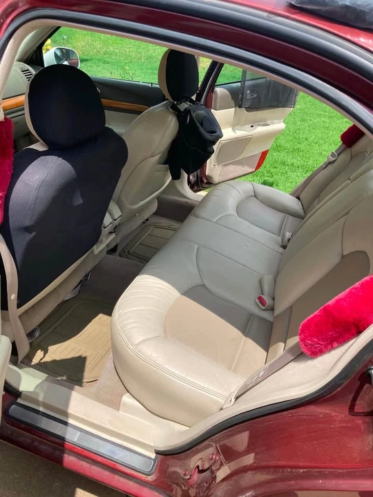 2002 Lincoln Continental 9th Gen - Image 11 of 14