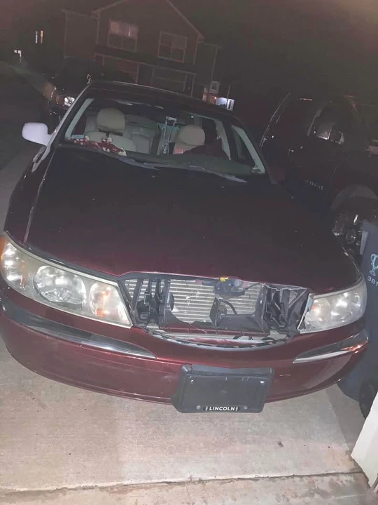 2002 Lincoln Continental 9th Gen - Image 12 of 14