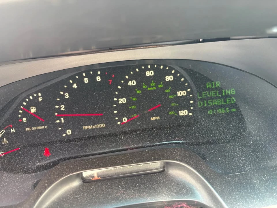 2002 Lincoln Continental 9th Gen - Image 3 of 14