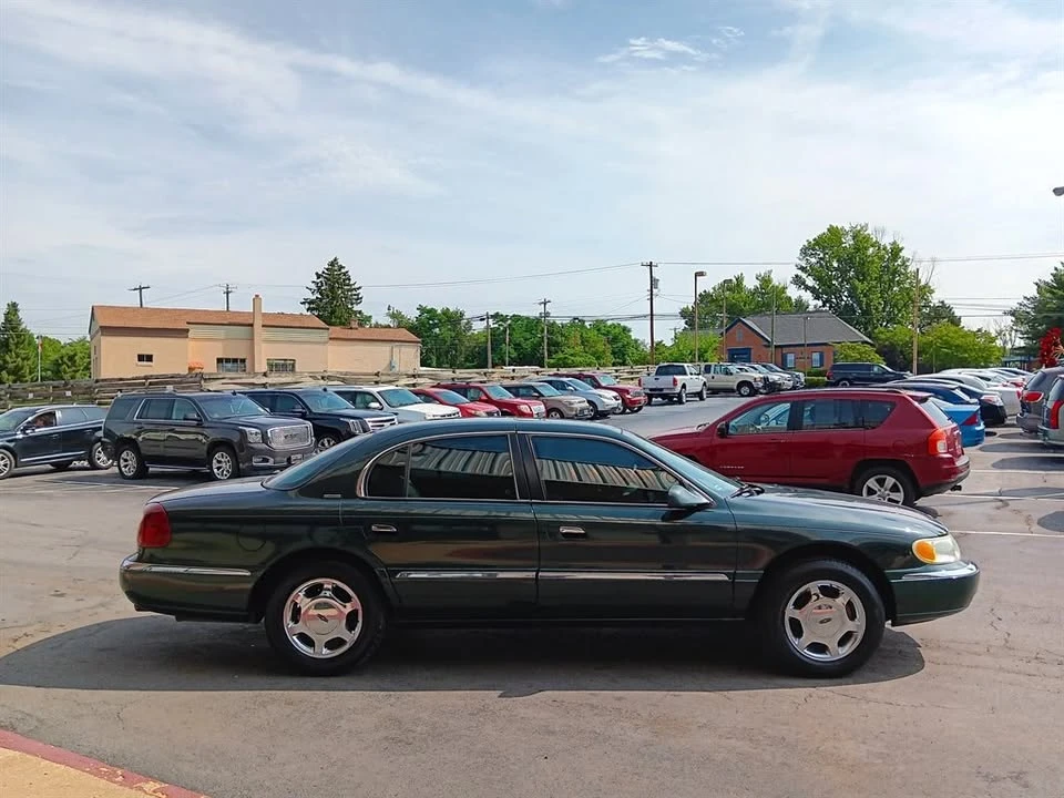 2002 Lincoln Continental 9th Gen - Image 4 of 9