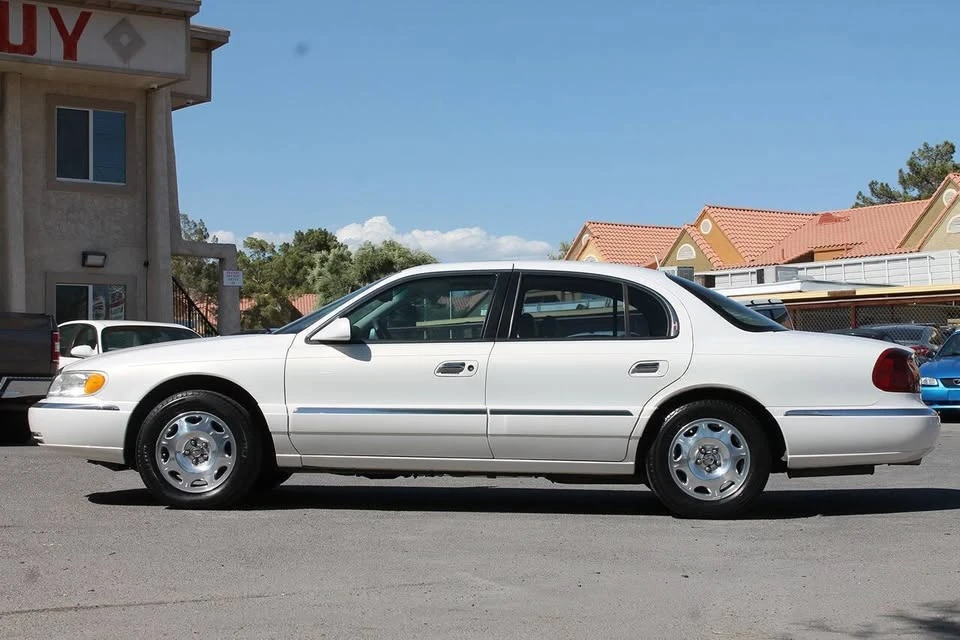 2002 Lincoln Continental 9th Gen - Image 4 of 20