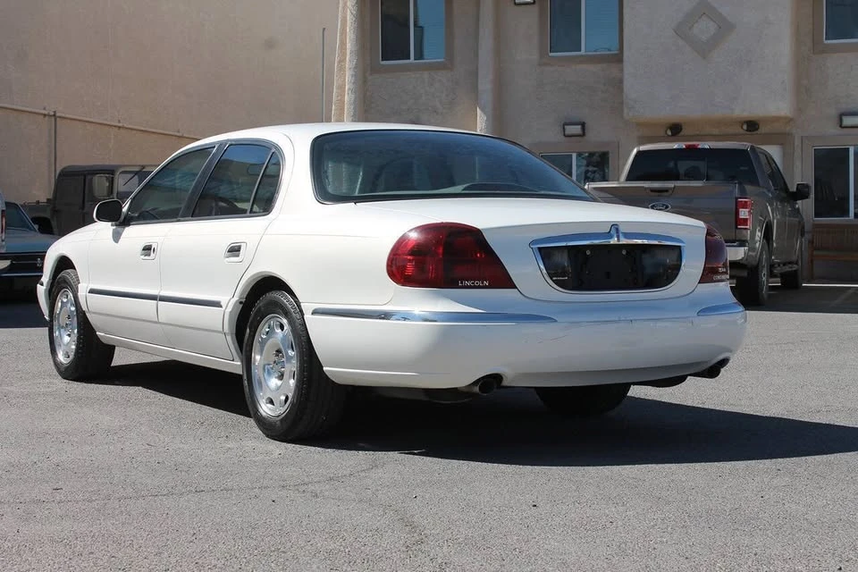 2002 Lincoln Continental 9th Gen - Image 5 of 20