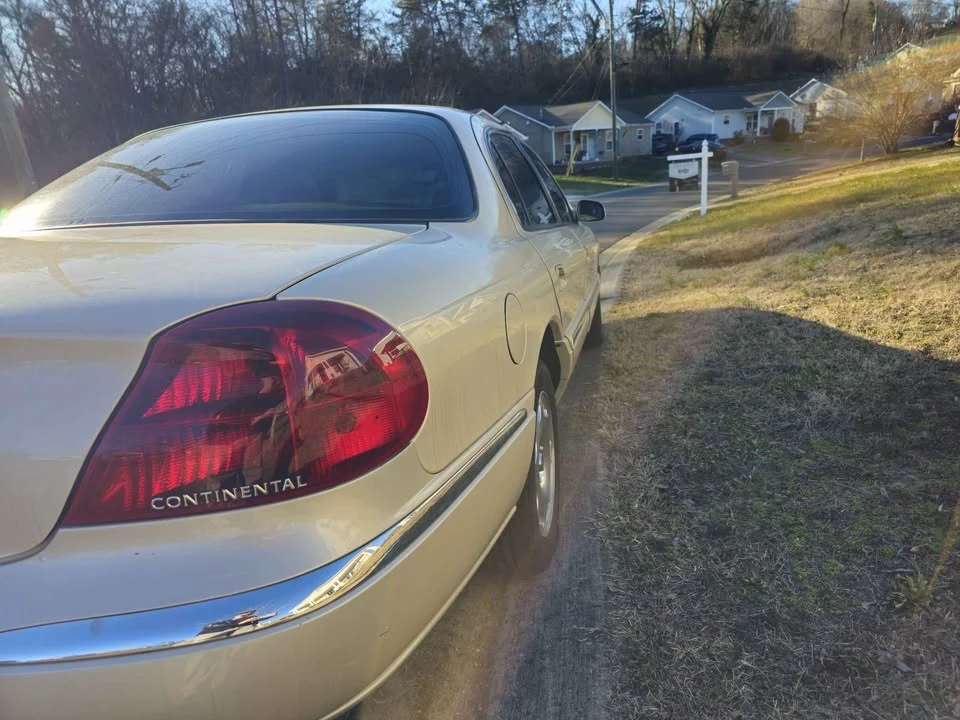 2002 Lincoln Continental 9th Gen - Image 5 of 5