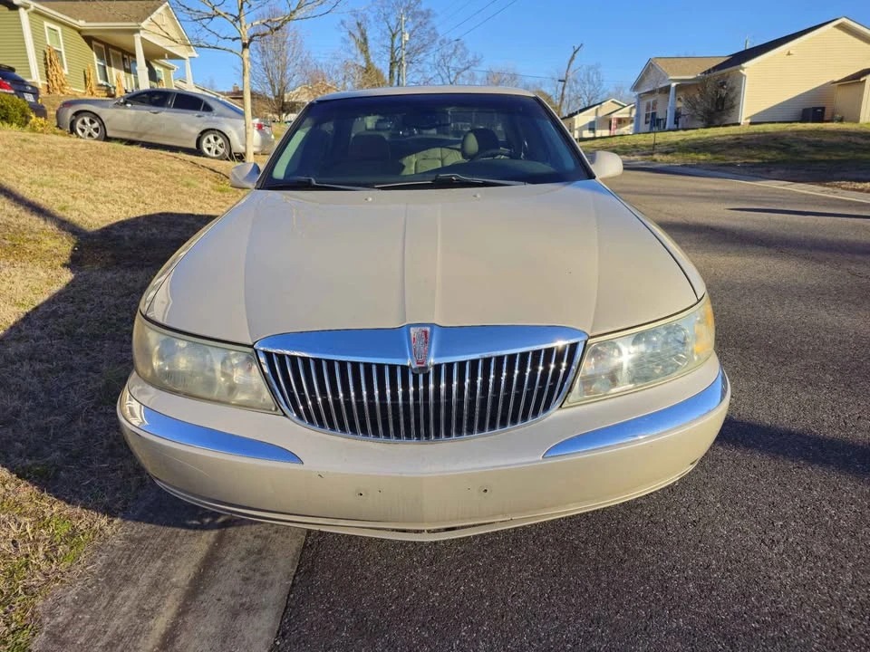 2002 Lincoln Continental 9th Gen - Image 4 of 5