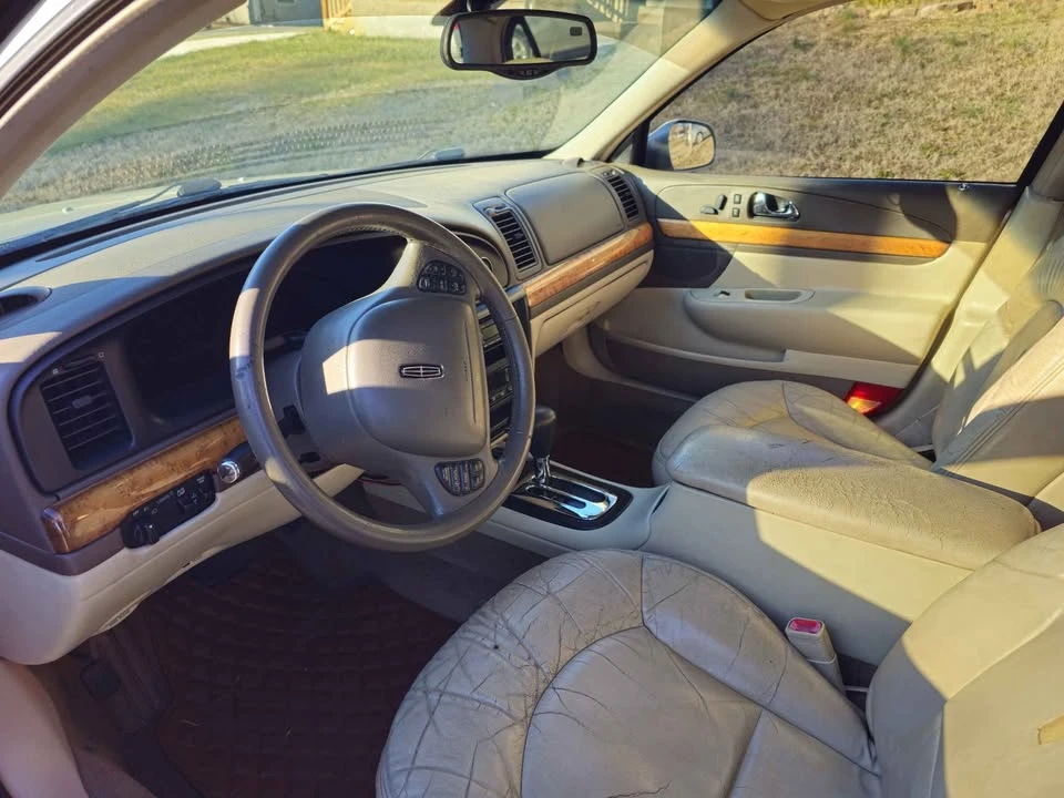 2002 Lincoln Continental 9th Gen - Image 2 of 5