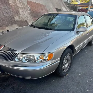 2002 Lincoln Continental Premiere Sedan 4D