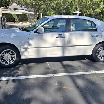 2002 Lincoln Continental Premiere Sedan 4D