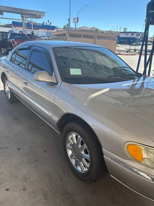 2002 Lincoln Continental 9th Gen - Image 4 of 4