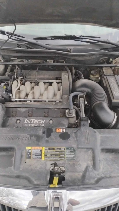 2002 Lincoln Continental 9th Gen - Image 3 of 4