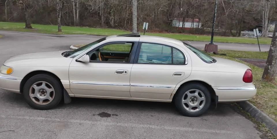 2002 Lincoln Continental 9th Gen - Image 4 of 4