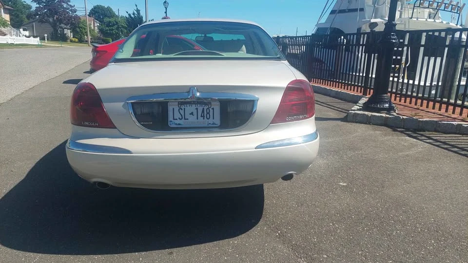 2002 Lincoln Continental 9th Gen - Image 3 of 20