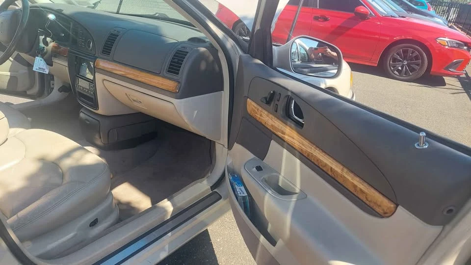 2002 Lincoln Continental 9th Gen - Image 11 of 20