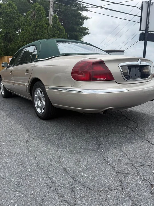 2002 Lincoln Continental 9th Gen - Image 9 of 18