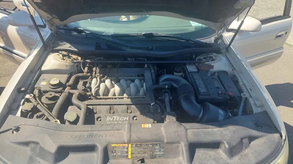 2002 Lincoln Continental 9th Gen - Image 6 of 20