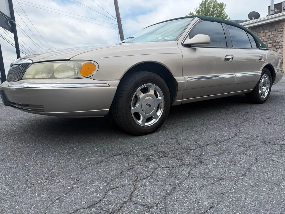 2002 Lincoln Continental 9th Gen - Image 3 of 18
