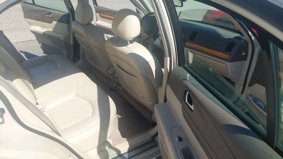 2002 Lincoln Continental 9th Gen - Image 10 of 20