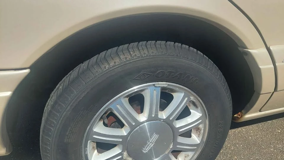 2002 Lincoln Continental 9th Gen - Image 16 of 20