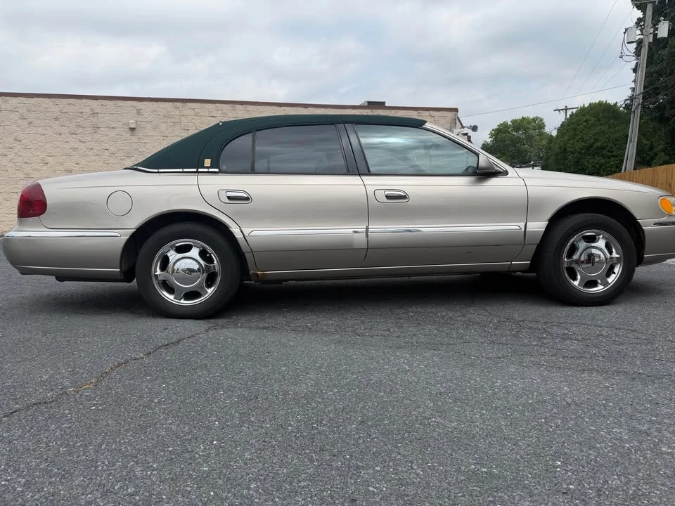 2002 Lincoln Continental 9th Gen - Image 5 of 18
