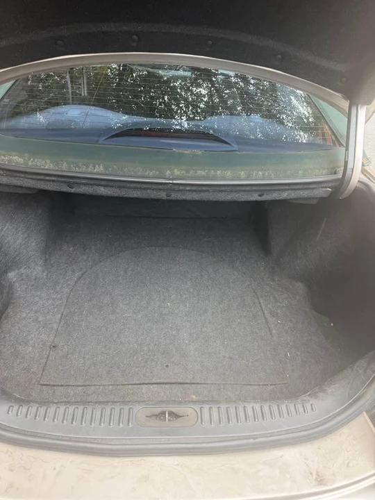 2002 Lincoln Continental 9th Gen - Image 16 of 18