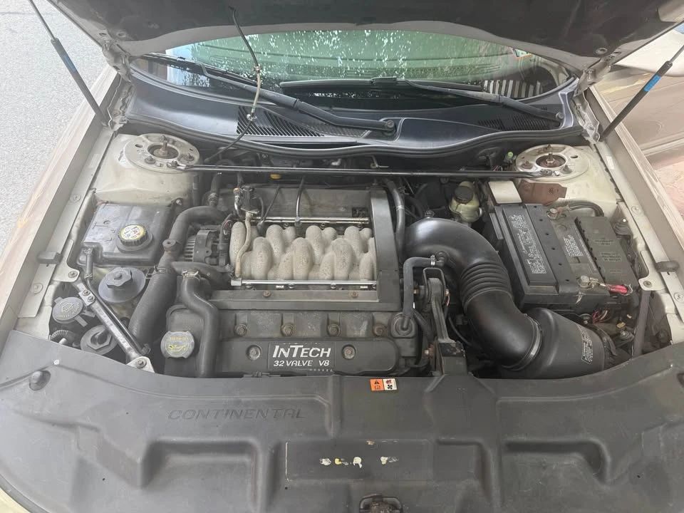 2002 Lincoln Continental 9th Gen - Image 18 of 18
