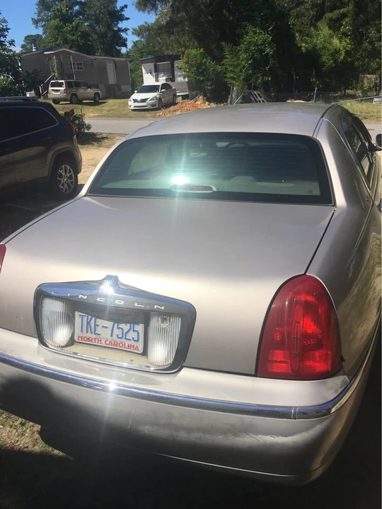 2002 Lincoln Continental 9th Gen - Image 4 of 5