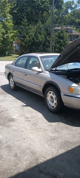 2002 Lincoln Continental 9th Gen - Image 2 of 11