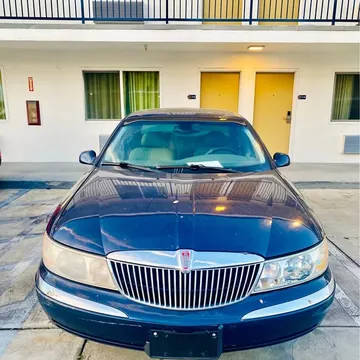 2002 Lincoln Continental