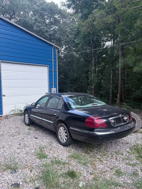 2002 Lincoln Continental 9th Gen - Image 2 of 5