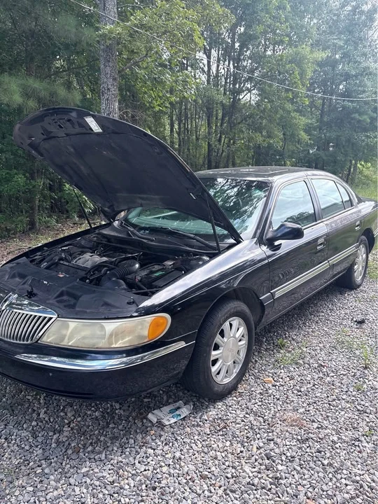 2002 Lincoln Continental 9th Gen - Image 3 of 5