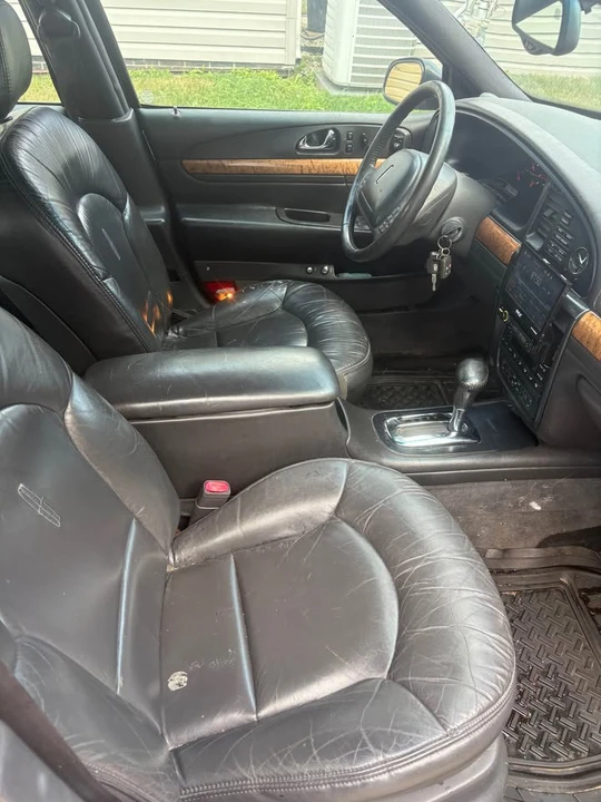 2002 Lincoln Continental 9th Gen - Image 7 of 13