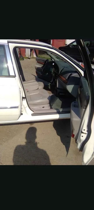 2002 Lincoln Continental 9th Gen - Image 7 of 10