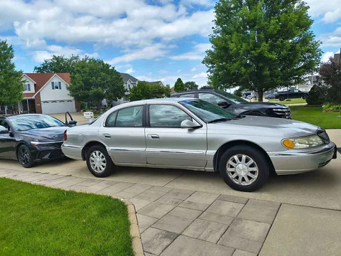 2002 Lincoln Continental Sedan 4D