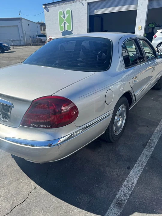 2002 Lincoln Continental 9th Gen - Image 7 of 9