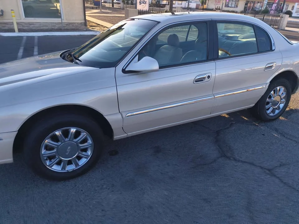 2002 Lincoln Continental 9th Gen - Image 3 of 3